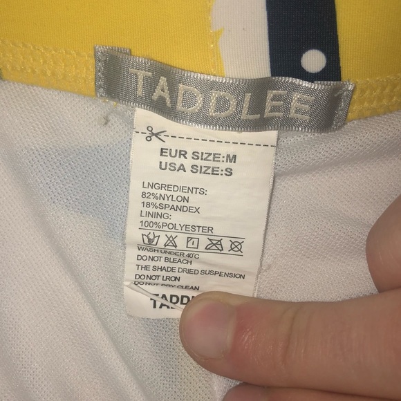 TADDLEE mens swim trunks size small yellow/ shark patterned - Picture 8 of 8